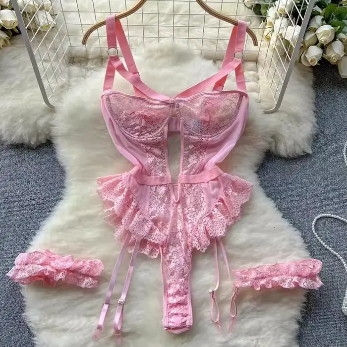 Sous-vêtements érotiques ensembles de soutiens-gorge pour femmes dentelle jarretière Lingerie intime