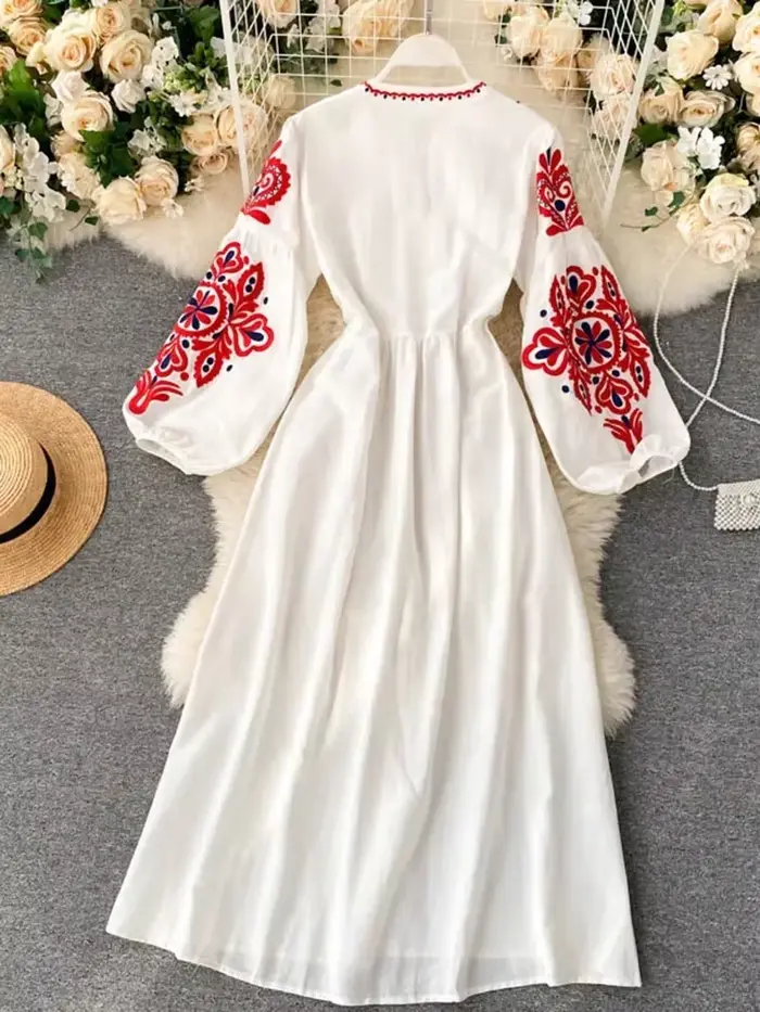 Robe plissée à fleurs brodées bohème pour femmes, col rond, manches lanterne, taille haute, tout mat