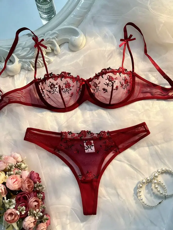 Sexy průhledná krajková dámská erotická podprsenka a kalhotky