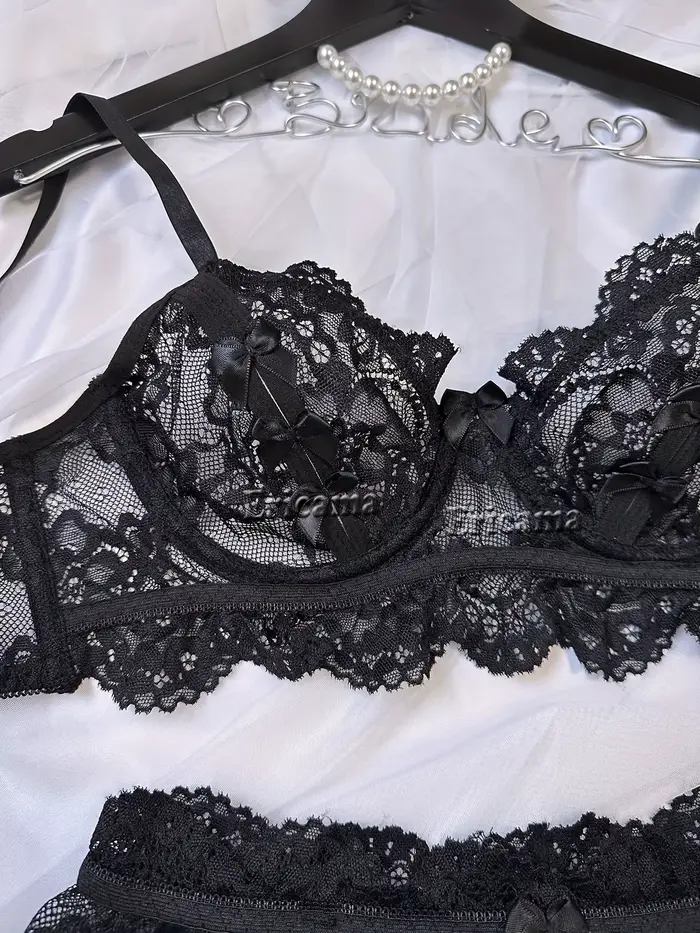 Ensemble de Lingerie ensemble de soutien-gorge Transparent Costumes érotiques Sexy sous-vêtements de couleur unie soutien-gorge sans couture string jarretelles ensembles de Lingerie Sexy