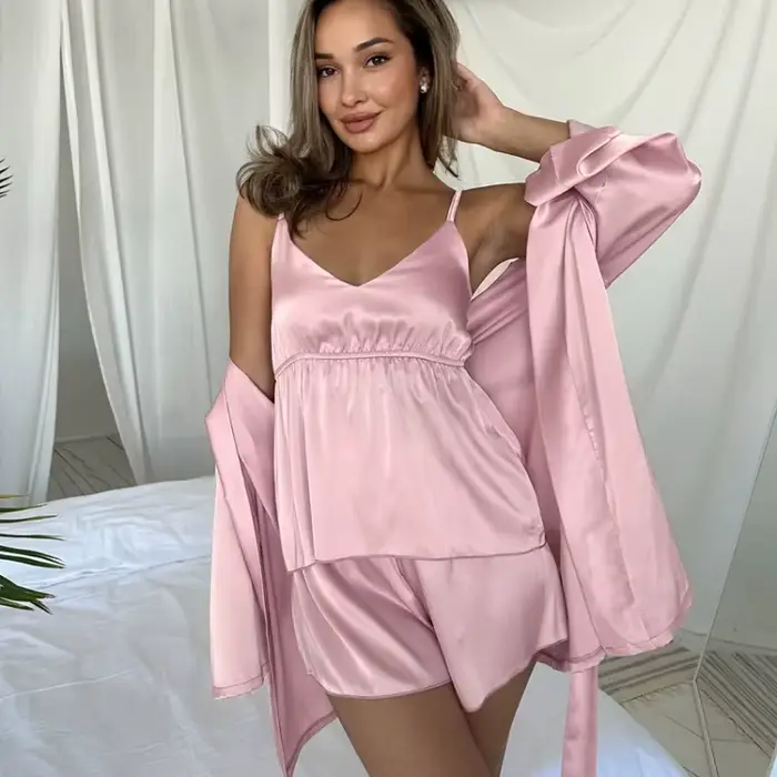 Nouvel ensemble pyjama 3 pièces en satin 2026 pour femme : robe sexy à manches longues + caraco + short – Tenue d'été décontractée, vêtements de nuit et d'intérieur