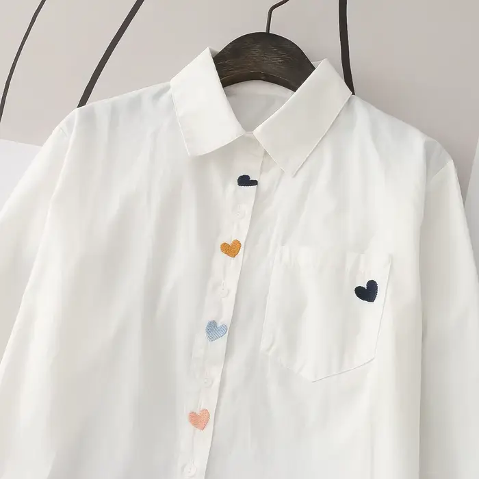 Chemises blanches brodées de coeur pour femmes, col rabattu, chemisier décontracté, manches longues,