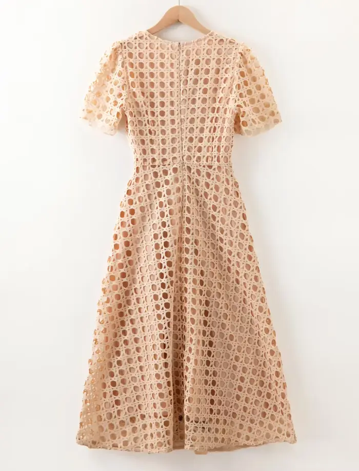 Robe brodée ajourée pour femmes, Style à la mode, motifs de fleurs, manches courtes, mi-mollet, abri