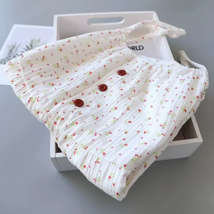 Pyjama en satin pour femme, haut boutonné et short, vêtements de nuit et de détente pour l'été