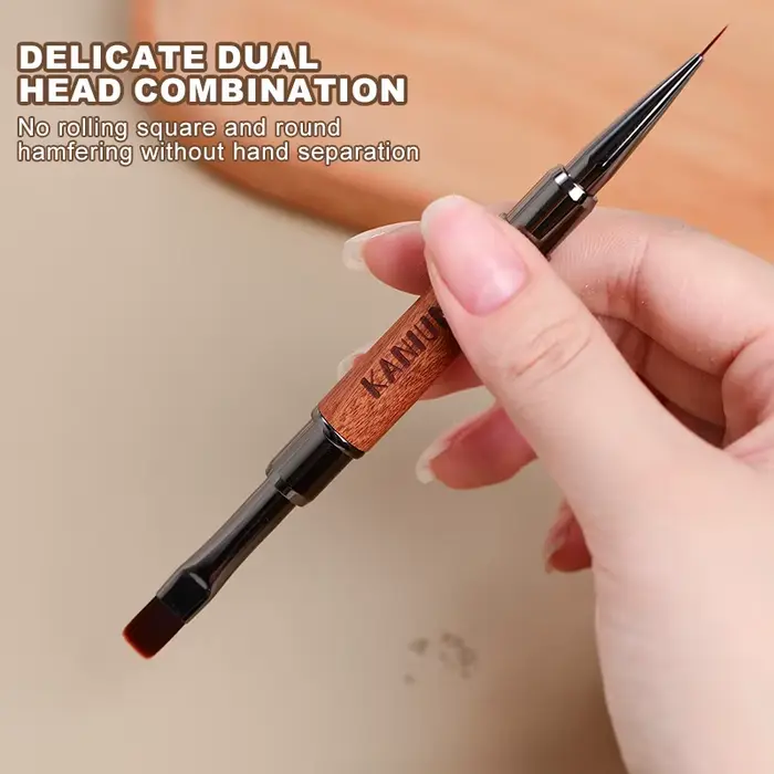 Oboustranný štěteček na nehty