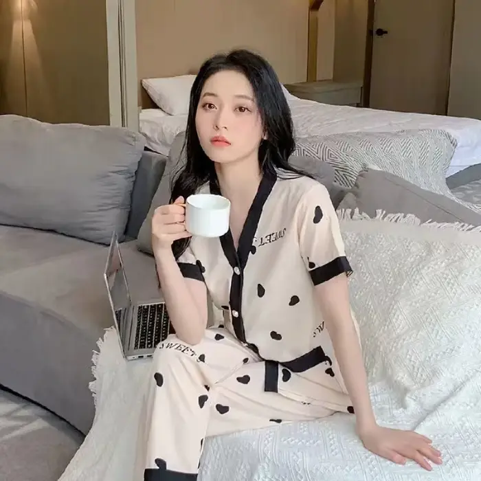 Stylový korejský japonský styl ženské pyžamo pro jarní noci a letní relaxaci ženy zvláštní příležitosti