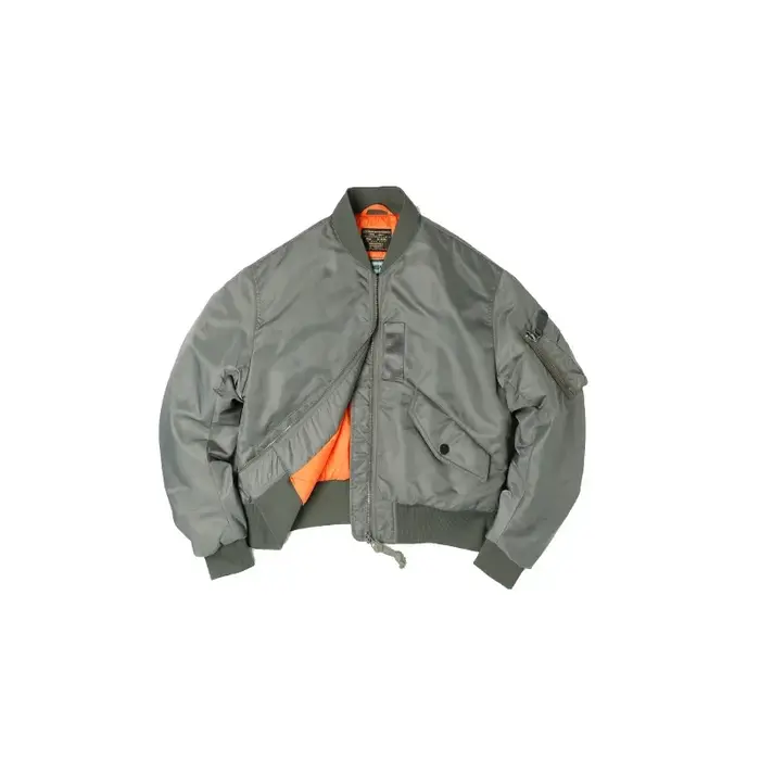 Manteau en polyamide robuste pour femmes, élégant et résistant, idéal pour l'automne et l'hiver, avec fermeture éclair totale et détails de broderie