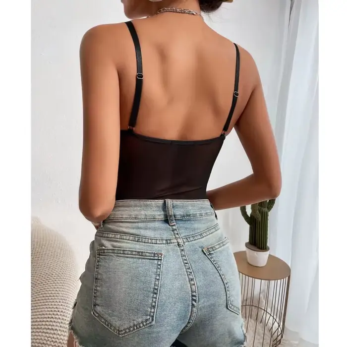 Vêtements Sexy et ajustés pour femmes, mise en forme du col en v profond, bretelles réglables, soutien-gorge rembourré doux renforcé, haut