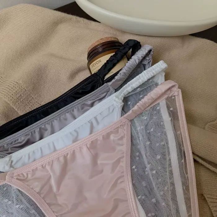 Culottes taille basse en soie glacée pour femme, lingerie coréenne douce et sans couture, entrejambe en coton, sous-vêtements transparents et sexy pour femme, lisses