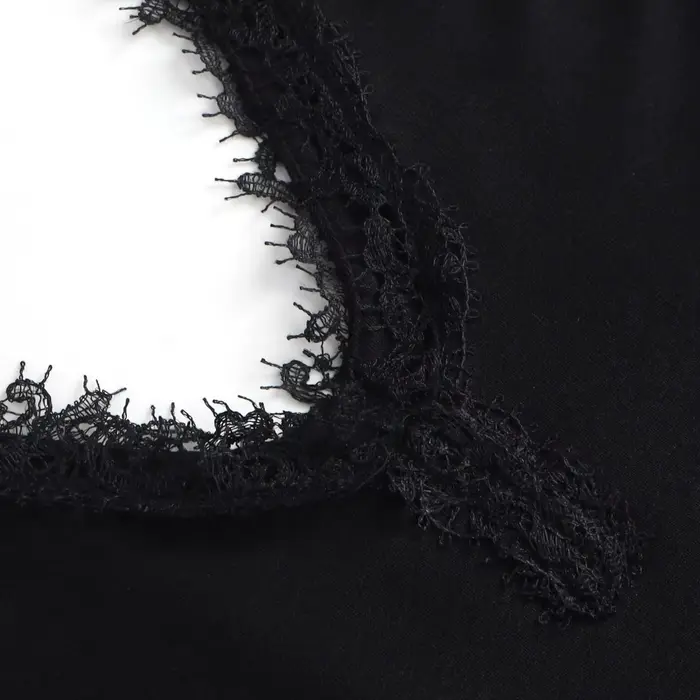 Body femme en dentelle, noir, coupe séduisante et élastique qui s'adapte au corps, nouveau style été 2026