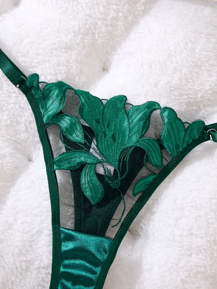 Ensemble de lingerie en dentelle brodée florale de style français vert, soutien-gorge sexy et doux avec armatures, pour la Saint-Valentin ZA824031