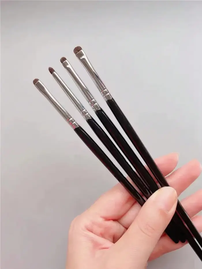 1 lot de 4 pinceaux de maquillage pour détails des yeux noirs, poils de poney, ombre à paupières de 