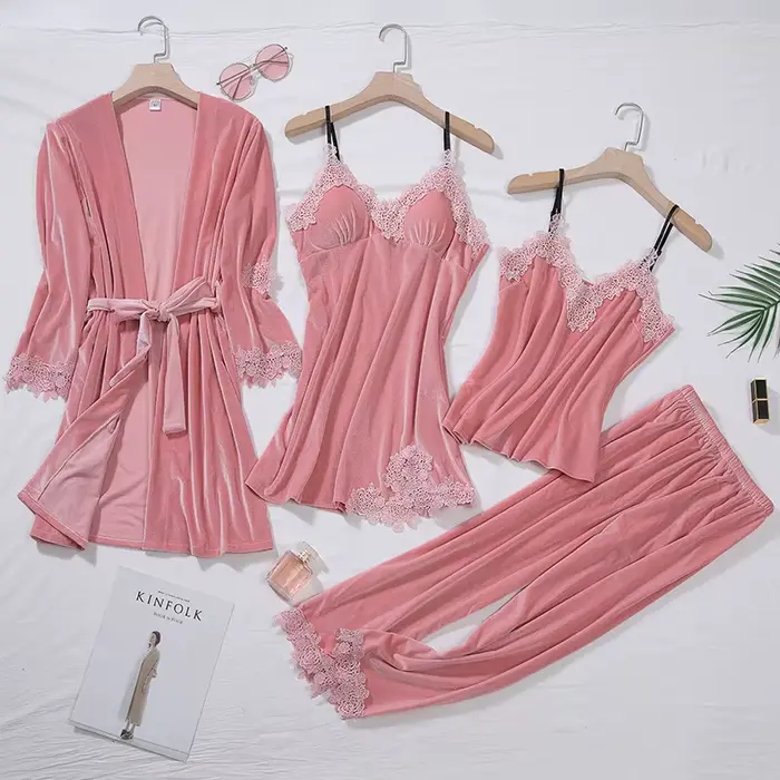 Dámské pyžamo v sametové troubě s županem, noční košilí, kalhotami a šortkami, burgundská barva, sexy styl, pro zvláštní příležitosti a večírky