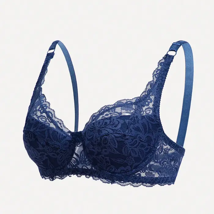 Dámská push-up podprsenka s krajkou a kosticemi