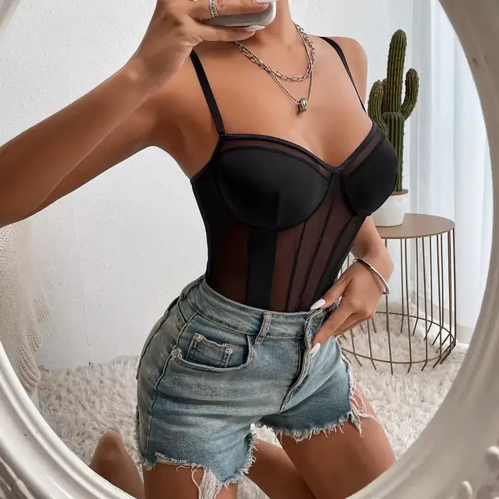 Vêtements Sexy et ajustés pour femmes, mise en forme du col en v profond, bretelles réglables, soutien-gorge rembourré doux renforcé, haut