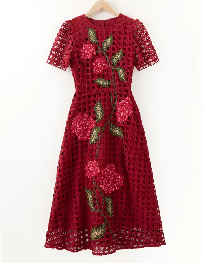 Robe brodée ajourée pour femmes, Style à la mode, motifs de fleurs, manches courtes, mi-mollet, abri