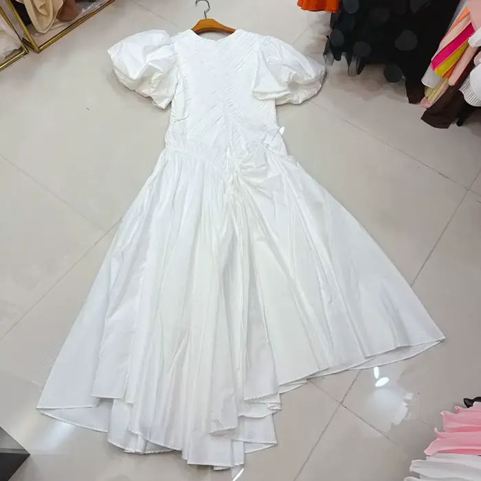 TWOTWINSTYLE tempérament robes solides pour les femmes col rond manches à bulles taille haute décont