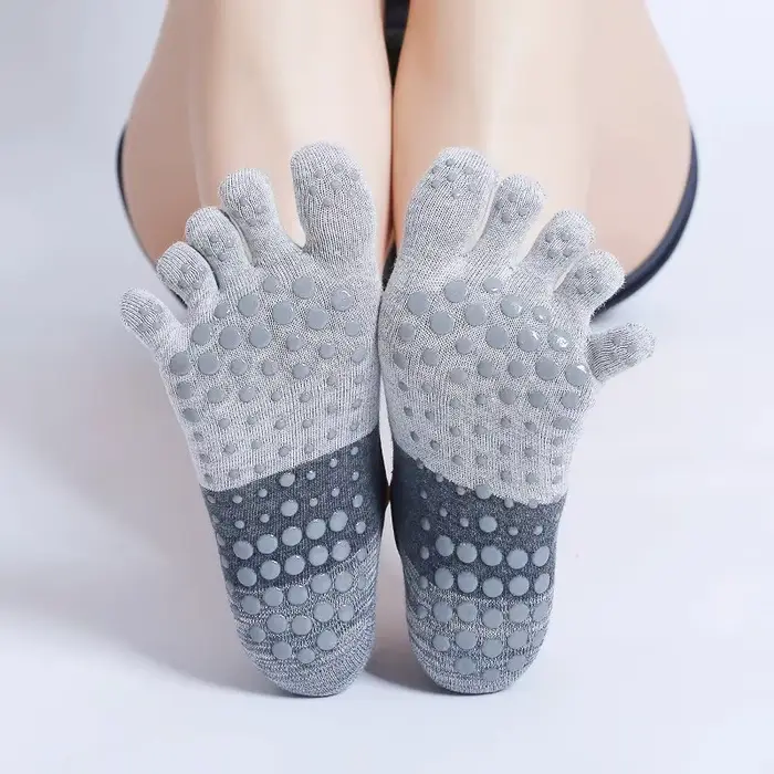 Chaussettes de Yoga respirantes en Silicone pour femmes, antidérapantes, à cinq doigts, Pilates, dos
