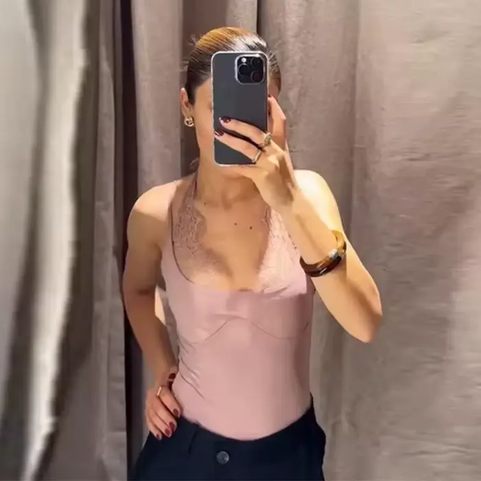 Body en polyester marron avec dentelle et bretelles fines chic et tendance pour femmes occasions spéciales printemps été