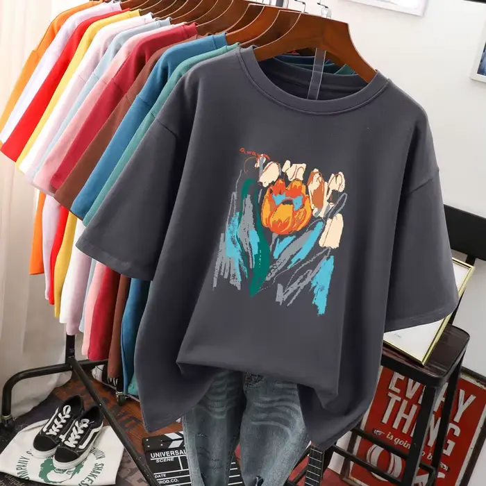 T-shirt manches courtes col rond femme, estival et basique, avec peinture florale, noir et blanc, gr