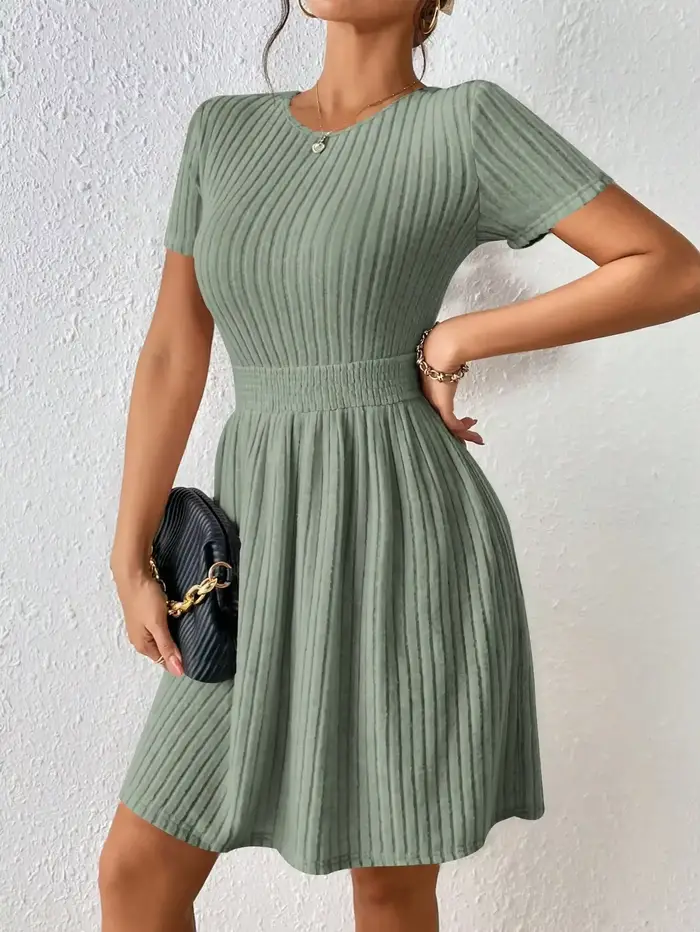 Robe Polyester Elégante et Décontractée pour Femmes Occasions Spéciales Comfortable et Facile à Entretenir