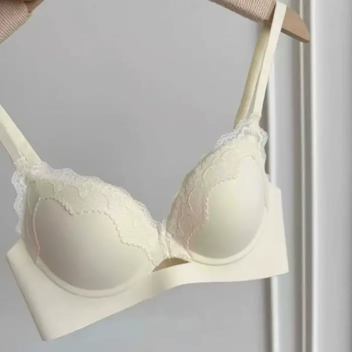 Lingerie pour fille de style français - dentelle volumineuse et élégante - soutien-gorge confortable