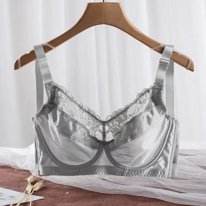 Velká krajková push-up podprsenka pro ženy