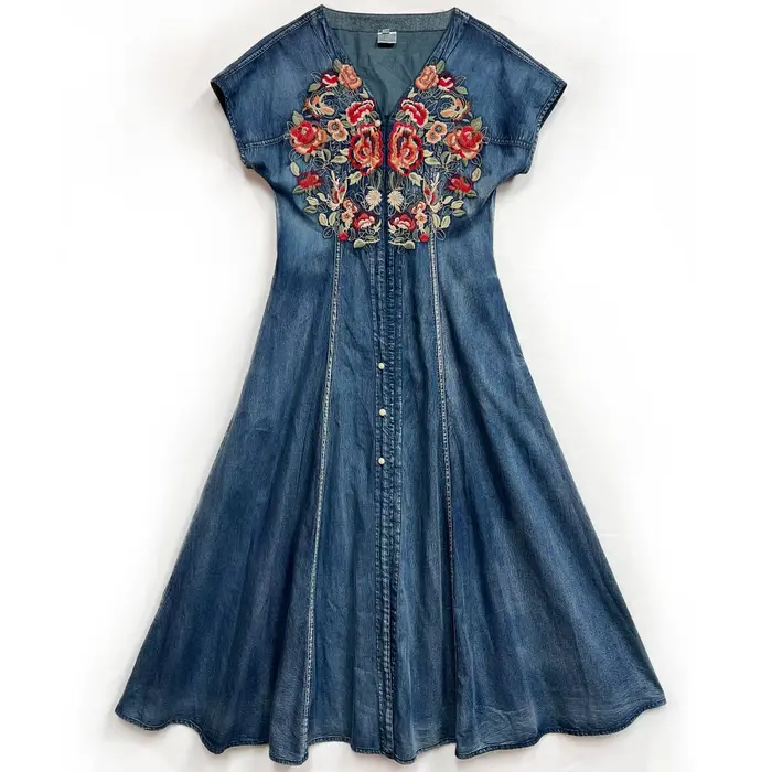 TIYIHAILEY Robe d'été en jean pour femme, longueur mi-mollet, manches courtes, broderie, col en V, s