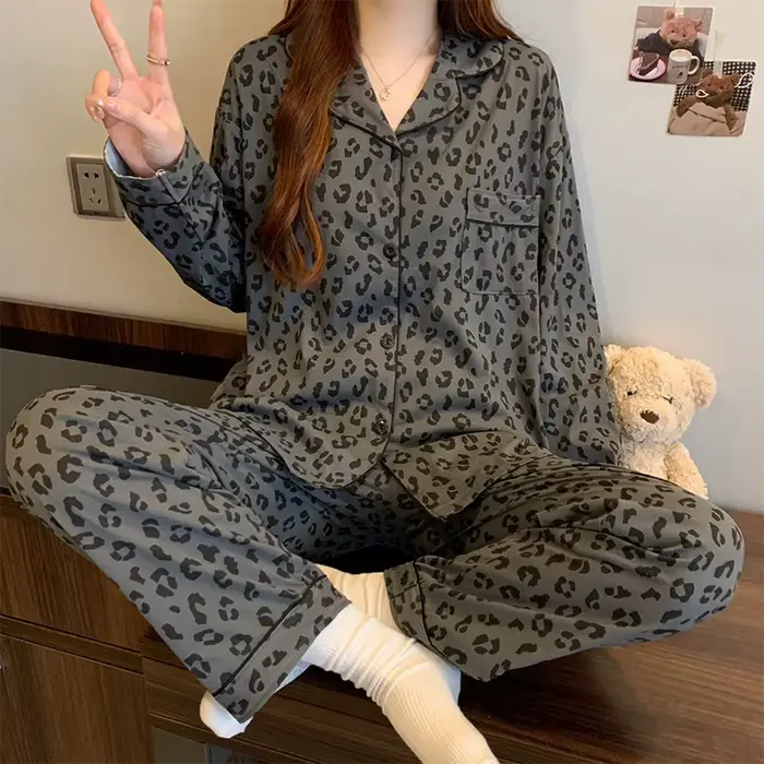 Pyjama respirant à manches longues pour femmes, vêtements de nuit pour étudiants, cardigan à rayures grises, vêtements d'intérie