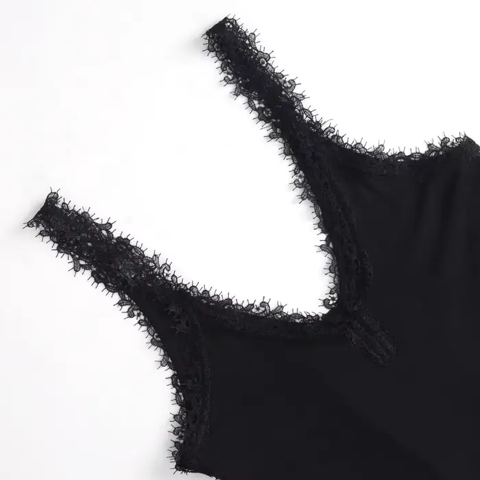 Body femme en dentelle, noir, coupe séduisante et élastique qui s'adapte au corps, nouveau style été 2026