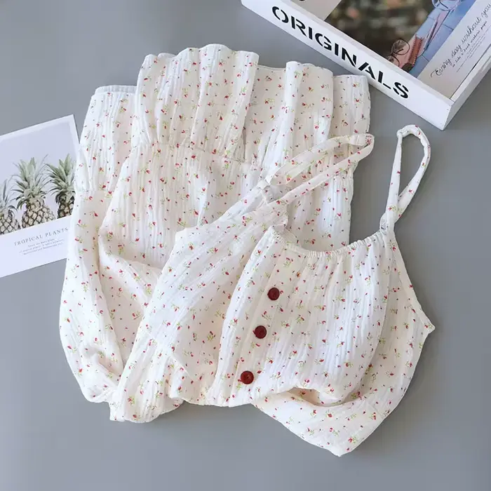 Pyjama en satin pour femme, haut boutonné et short, vêtements de nuit et de détente pour l'été